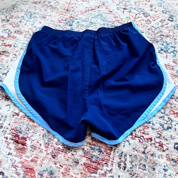 Nike UNC Chapel Hill Running Shorts - Picture 4 of 5